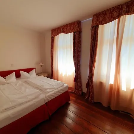 ホテル Adler ルドルシュタット